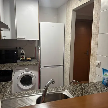 Pintor Llorens Apartman *